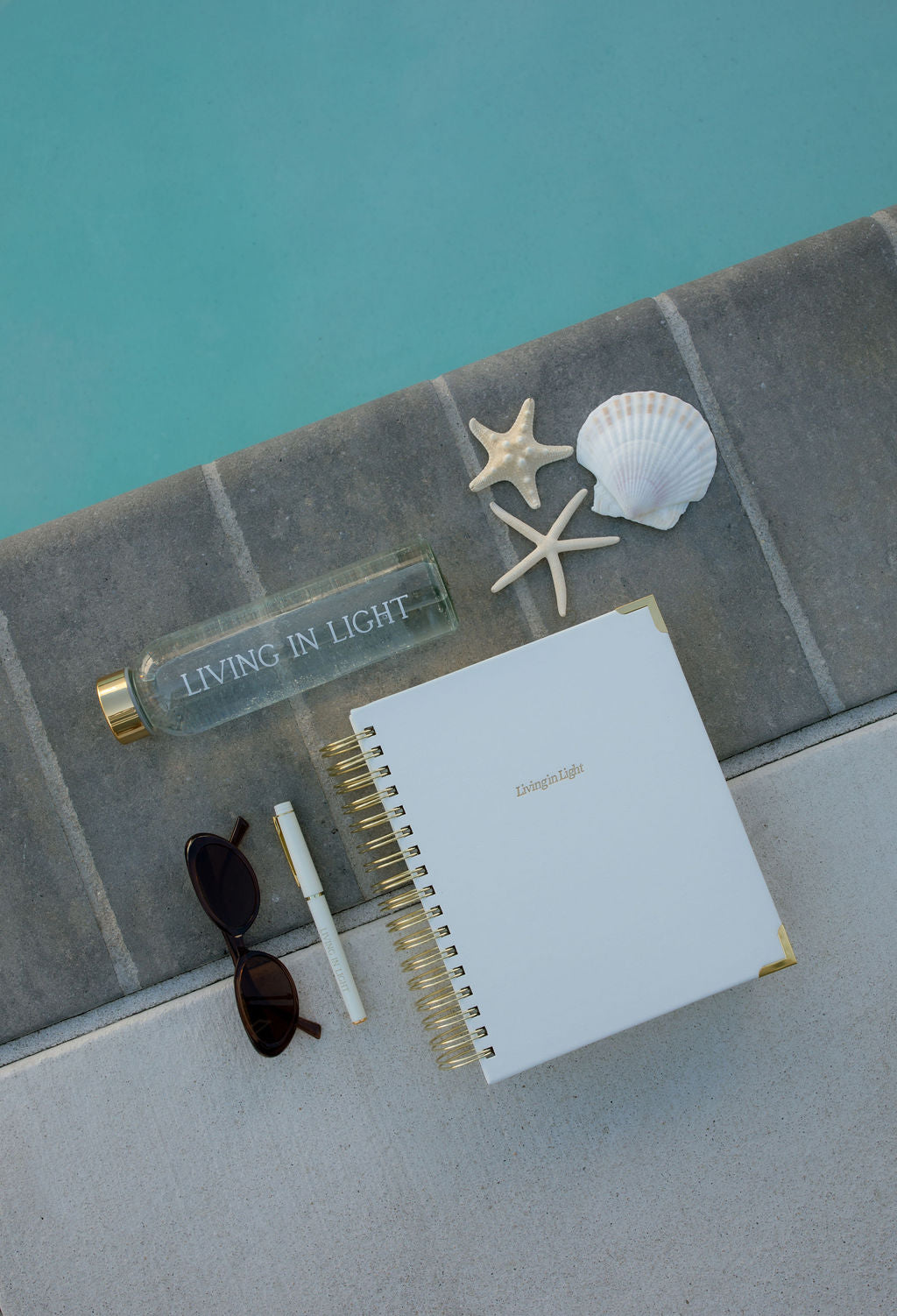 White Leather Gold Spiral V3 Undated Modern Christian Planner w Tabs and Gold Corners – Faith-Based Planner - Bible Study, Sermon Notes, Prayer Requests, Goal Setting, Finances & More